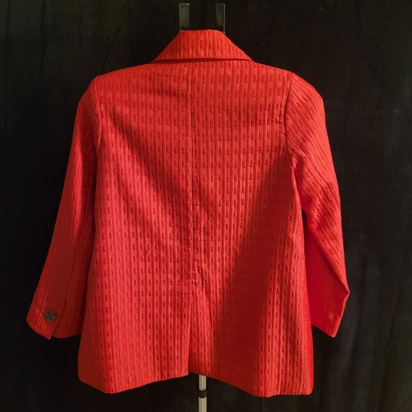 Vintage Red Textured Jacket - Picture 4 of 10